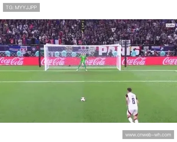 门将舍瓦利耶两扑点球，成为巴黎超级杯逆转关键先生